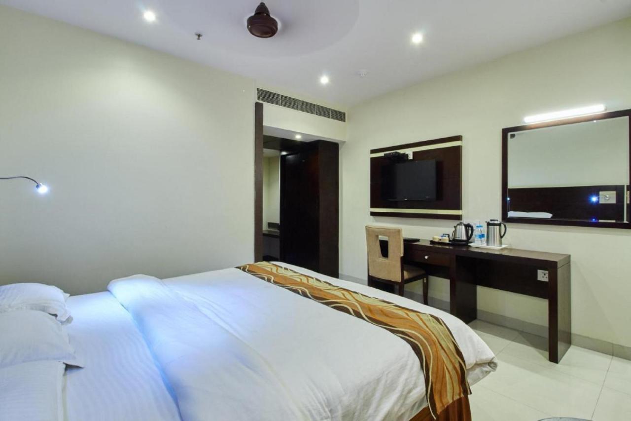 Krishna Residency Hotell Vijayawāda Eksteriør bilde