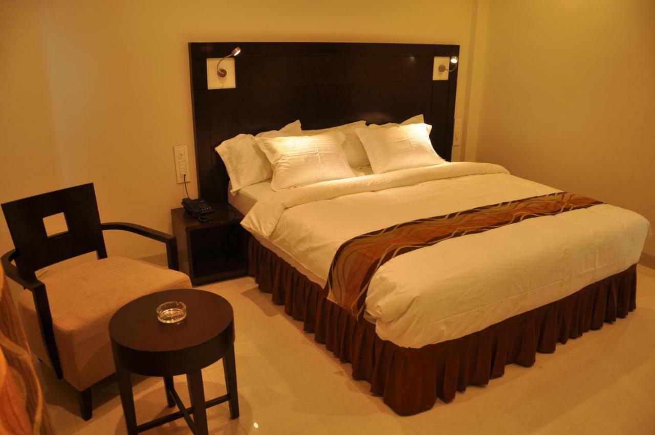 Krishna Residency Hotell Vijayawāda Eksteriør bilde