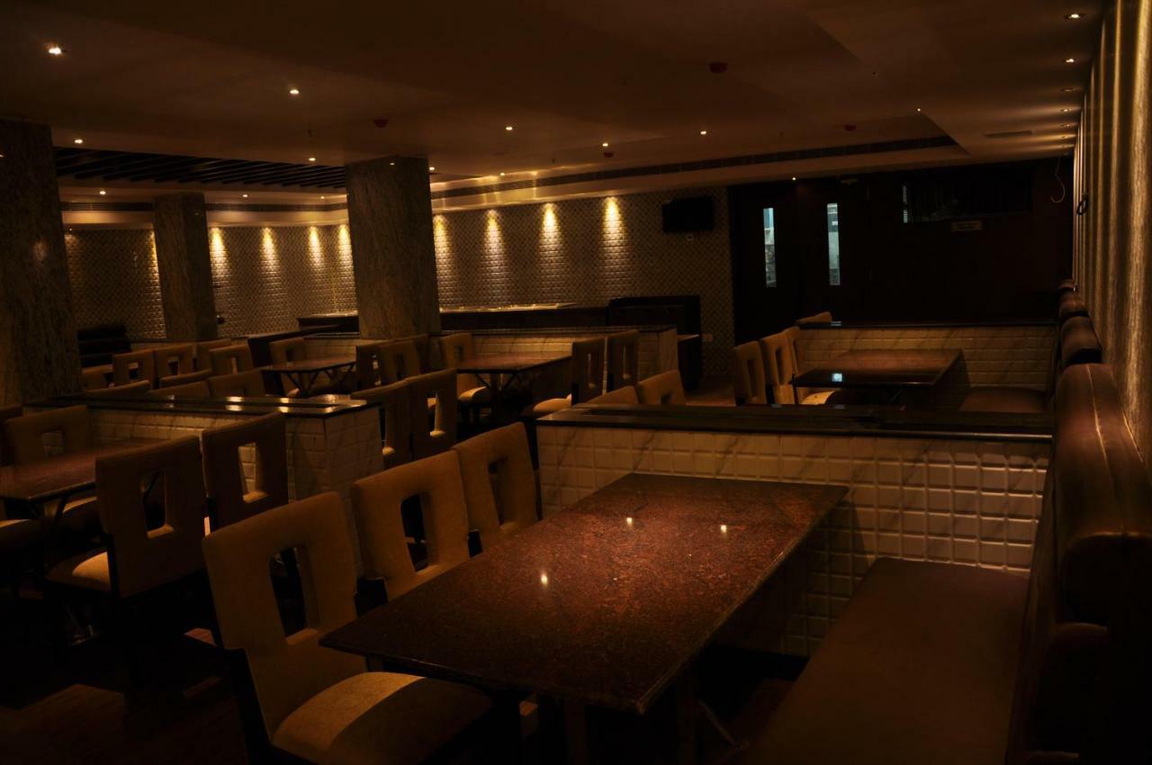 Krishna Residency Hotell Vijayawāda Eksteriør bilde